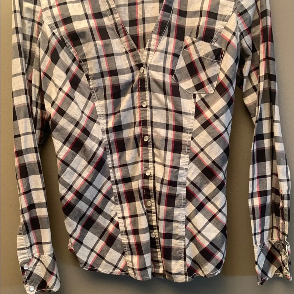 Guess Plaid Button Down Shirt in Pink Blue & White - Picture 3 of 11